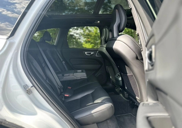 Volvo XC 60 cena 129900 przebieg: 173000, rok produkcji 2018 z Włoszczowa małe 781